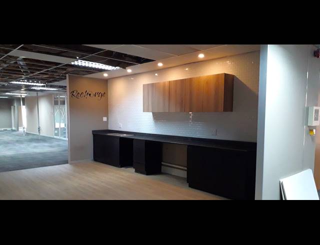 28M² CO-WORKING SPACE TO LET IN DIE HOEWES